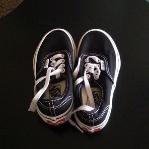 Boys Tennis shoe size11